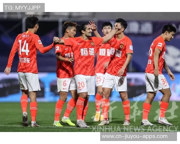 广州恒大与富力足协杯激战在即球迷期待精彩对决与激情时刻