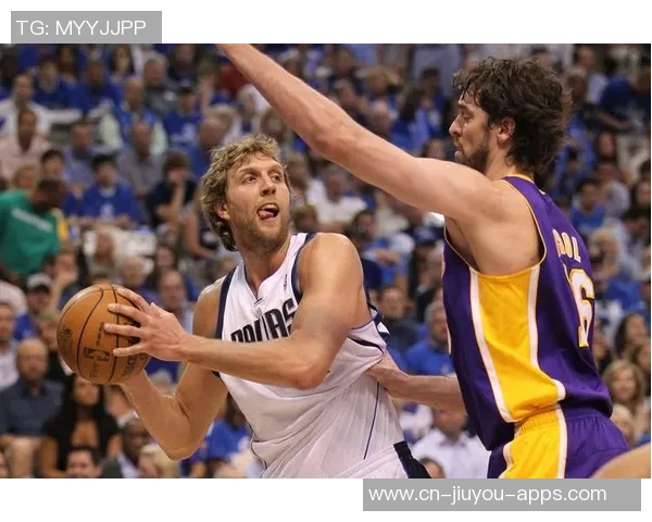 湖人对小牛精彩比赛录像回放全程分析与精彩瞬间回顾